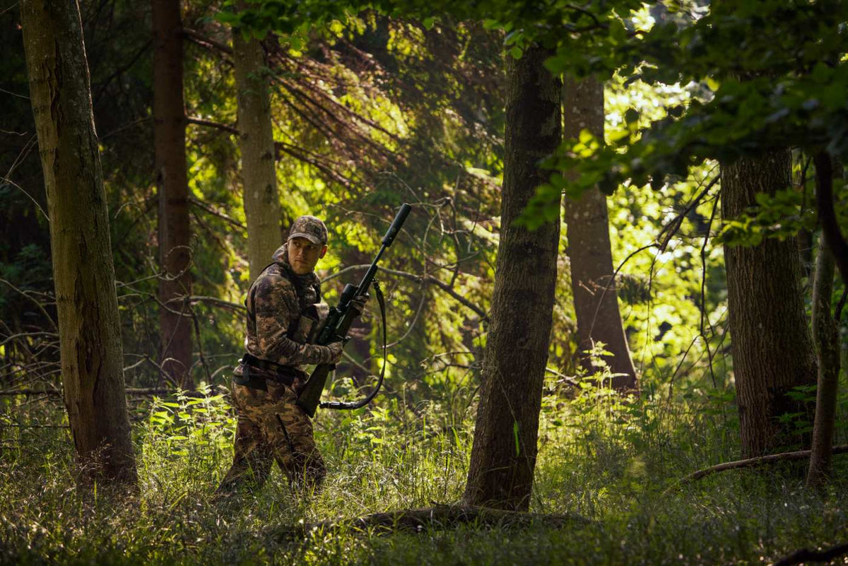 Härkila Herren Kapuzenjacke Deer Stalker Camo Fleece in AXIS MSP®Forest – im Wald